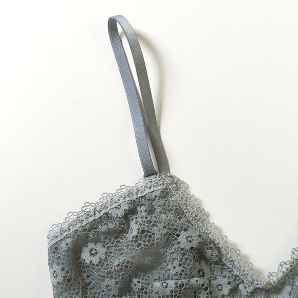 Victoria's Secret Semi Sheer Floral Lace & Mesh Unlined Bralette Dusty Blue S - Picture 3 of 12